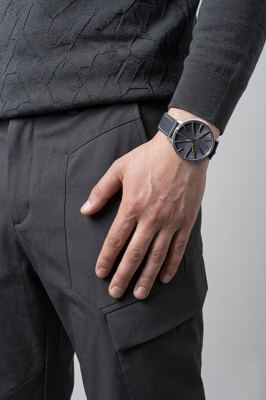 Modern Minimalist Men’s Wrist Watch