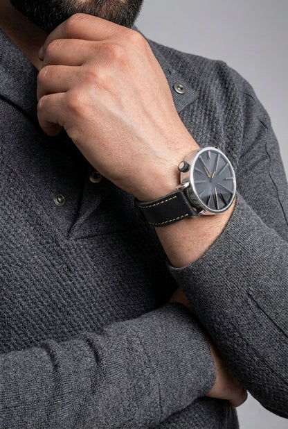 Modern Minimalist Men’s Wrist Watch