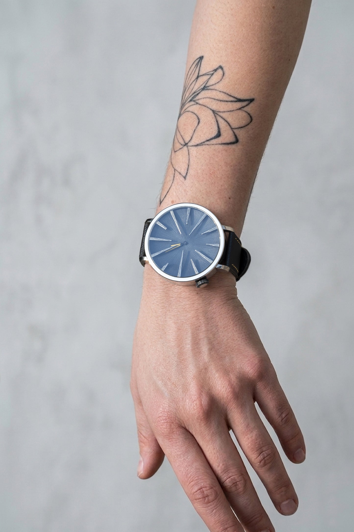 Modern Minimalist Men’s Wrist Watch